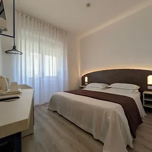 Szálloda Piccolo