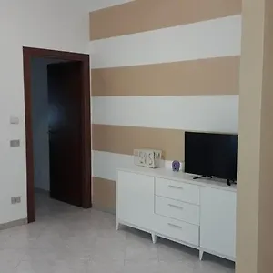 https://marilyn-house.it-lombardy.com